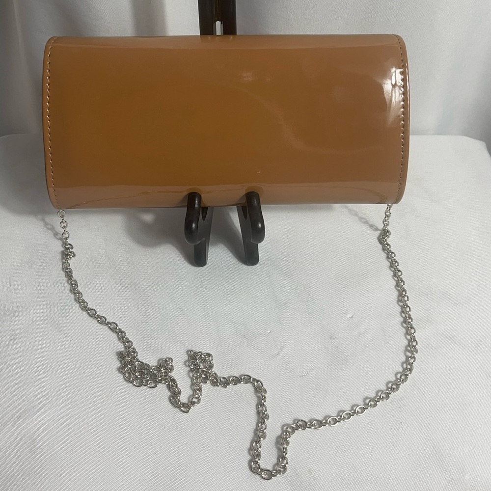D'margeaux Tan/Camel Clutch with Silver Chain Envelope Purse NWT Faux Leather - Picture 2 of 7